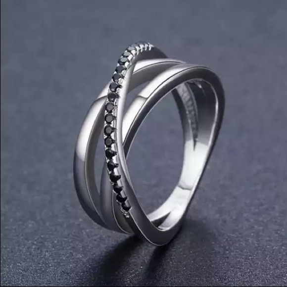 Natural Black Spinel & Sterling Silver Ring - Picture 1 of 4